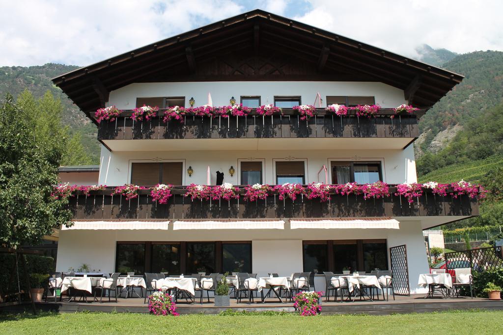Hotel Schoenblick Naturns Exterior photo
